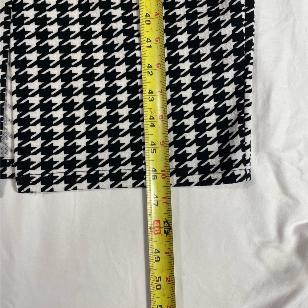 Chic Houndstooth Button-Down Skirt - Timeless Sty… - image 4